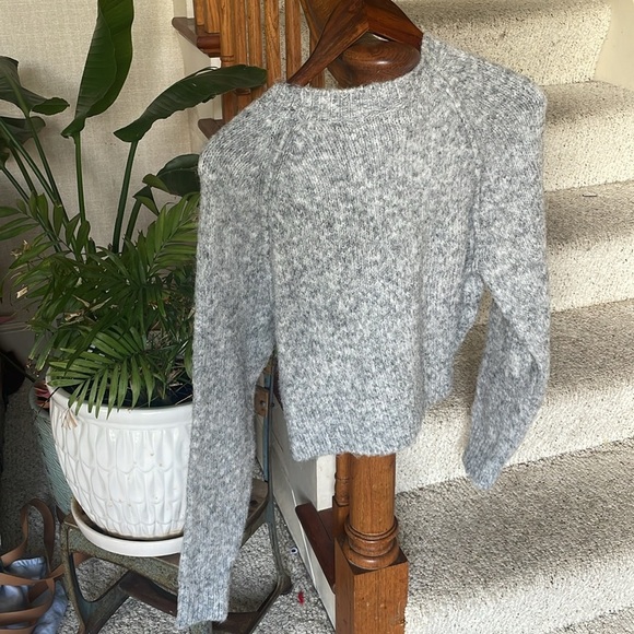 American Eagle Cozy Coquette Cropped Holiday Sweater - Picture 8 of 13